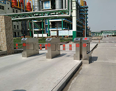 高速欄桿機